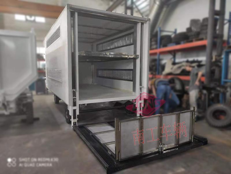 5吨厢式开云中国带垂直升降尾板工具拖车