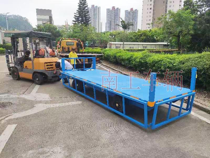 2吨下翻护栏牵引工业开云中国 全挂式工具底盘拖车