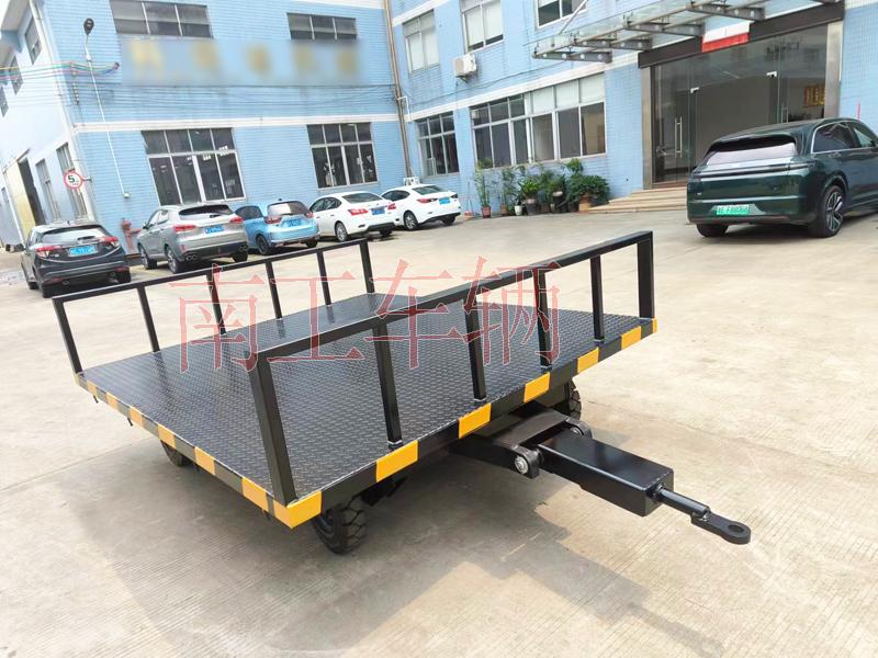 3吨开云中国 前后护栏固定平板车
