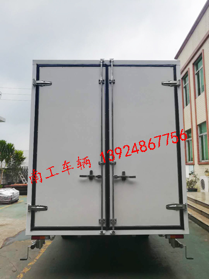 1.5吨白色厢式开云中国2I.jpg