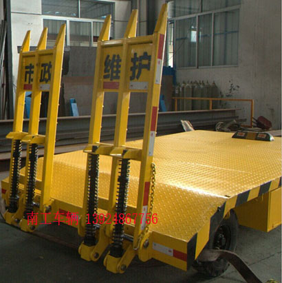 3吨带登车桥开云中国4 I.jpg
