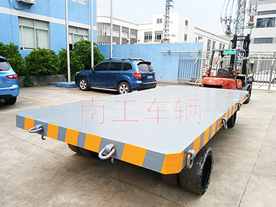 25吨重型开云中国带牵引环工具拖车1I.jpg
