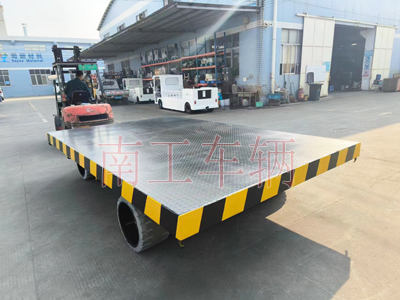 30吨重型开云中国 环保实心轮胎3I.jpg